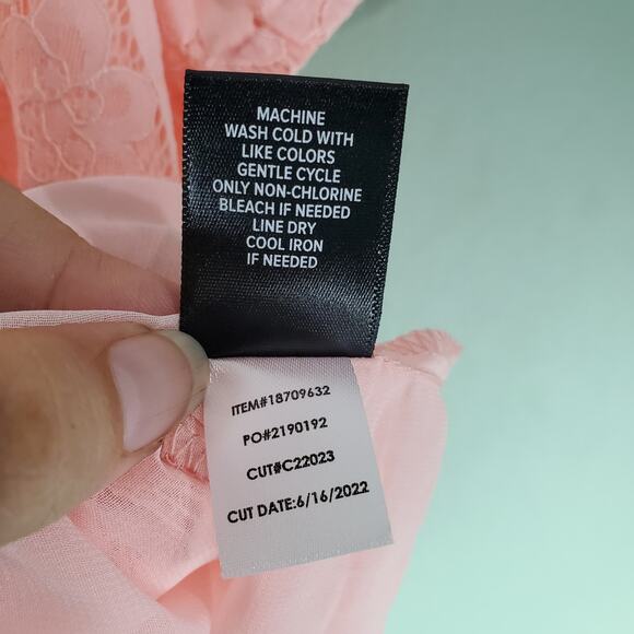 Torrid Women's Pink Lace Ruffle Detail Short Sleeve Top Size 2X - Picture 8 of 8